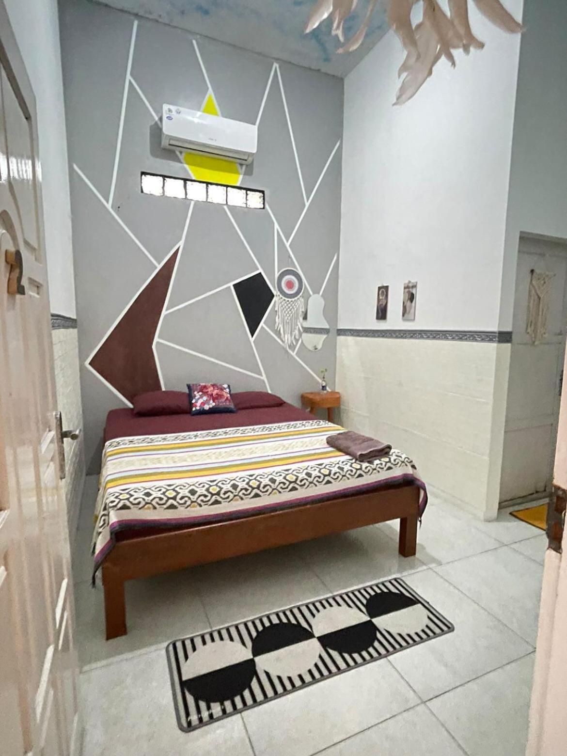 Loyal Friend Hostel Karimunjawa Eksteriør bilde